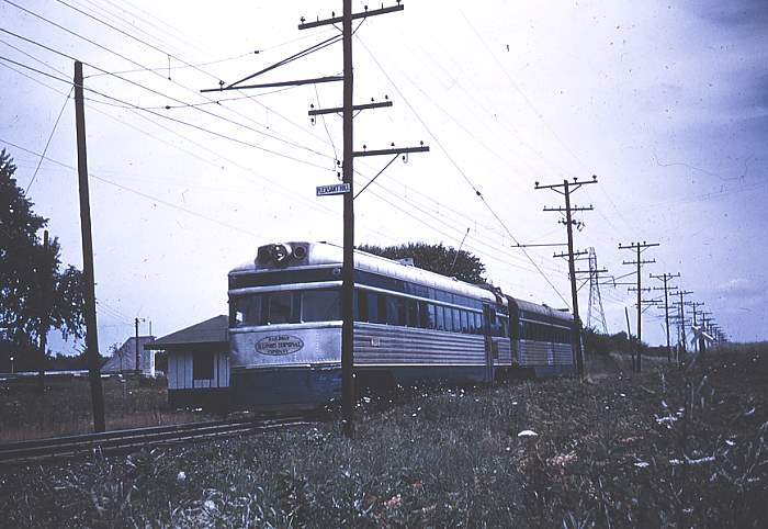 usr_m_it_streamliner_301_330_pleasanthill_19540705_ss_376.jpg