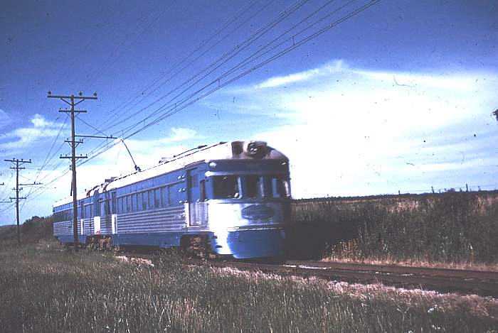 usr_m_it_streamliner_301_350_giggssiding_19520705_ss_375.jpg