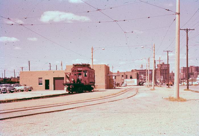 usr_m_it_work_1705_linecar_eastpeoria_frdev_330.jpg