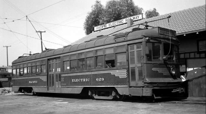 usr_m_lax+pe_0629_monrovia_19441020_randallwhite_pe610.jpg