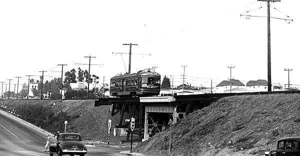 usr_m_lax+pe_0647_beverlyglendrive_bv+cewright_pe374.jpg