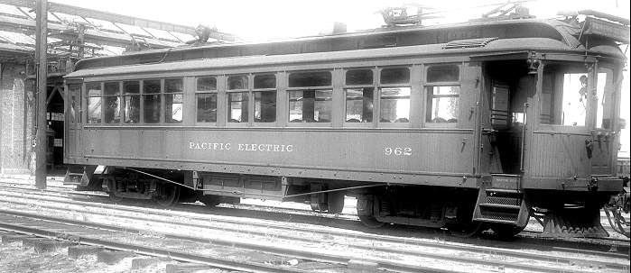 usr_m_lax+pe_0962_westhollywoodcarhouse_19410707_randallwhite_pe611.jpg