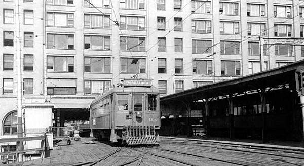 usr_m_lax+pe_1110_6thmainterminal_bv_pe146.jpg