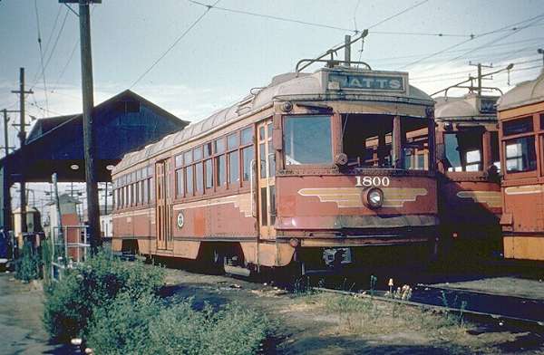 usr_m_lax+pe_1800_wattscarhouse_joet_pe434.jpg