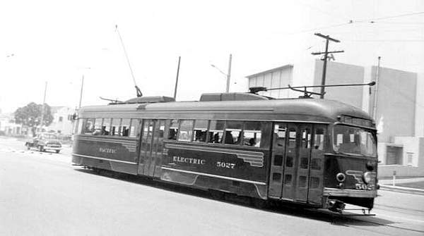 usr_m_lax+pe_5027_mainst-culvercity_19490522_lawrencyveysey_pe291.jpg