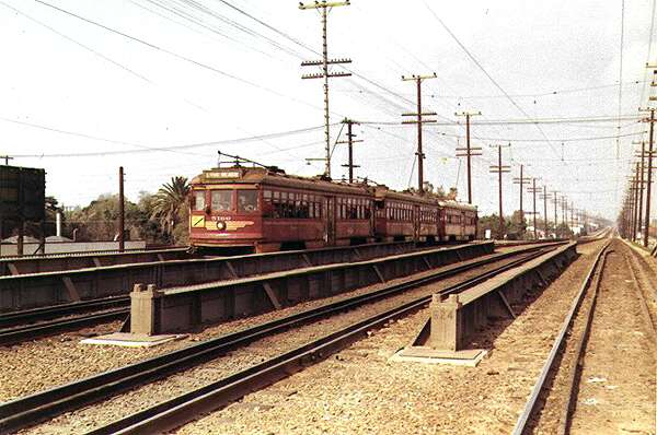 usr_m_lax+pe_51xx-ft_firestoneovercrossing_19570224_kenhar_pe448.jpg