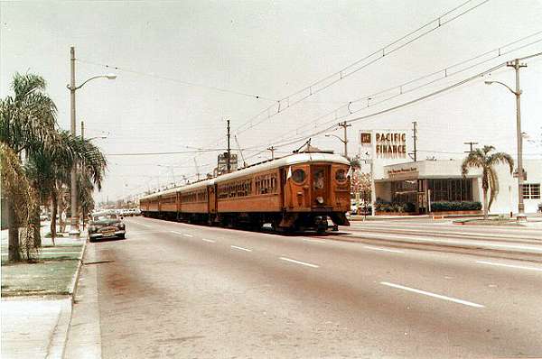 usr_m_lax+pe_blimps_5carfantrip-americanave_19570630_kenhar+petehinckley_pe460.jpg