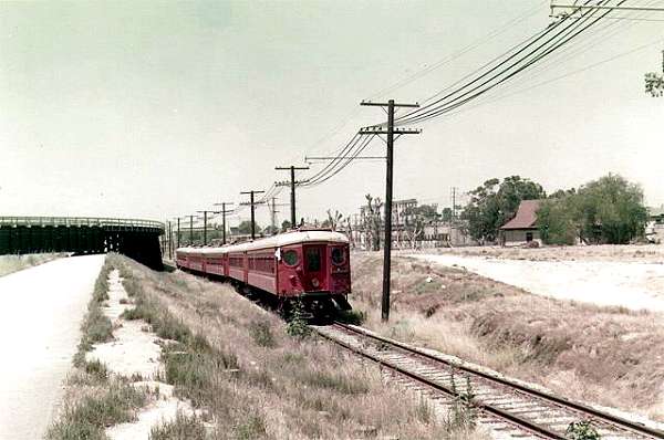 usr_m_lax+pe_blimps_5carfantrip-morgan+yard_19570630_kenhar_pe458.jpg