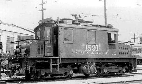 usr_m_lax+pe_frt'1591_macystyard_bv_pe113.jpg