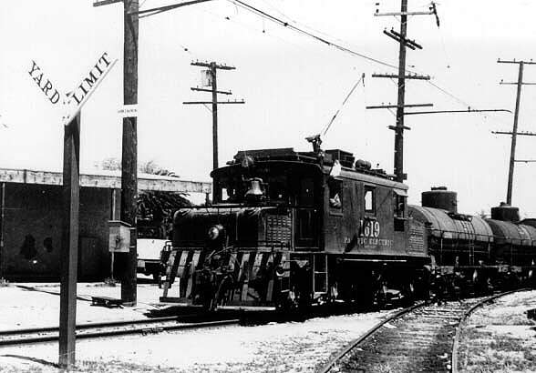usr_m_lax+pe_frt'1619_arrowheadspringswatertrain_bv+rdmccumsey_pe100.jpg