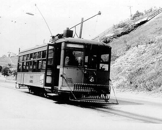 usr_m_laxhist_1043_northendedgewareaveshuttle_bv_077.jpg