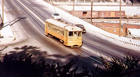 usr_m_laxhist_12xx_wlinecarwithdestinationinroof_bv_085.jpg