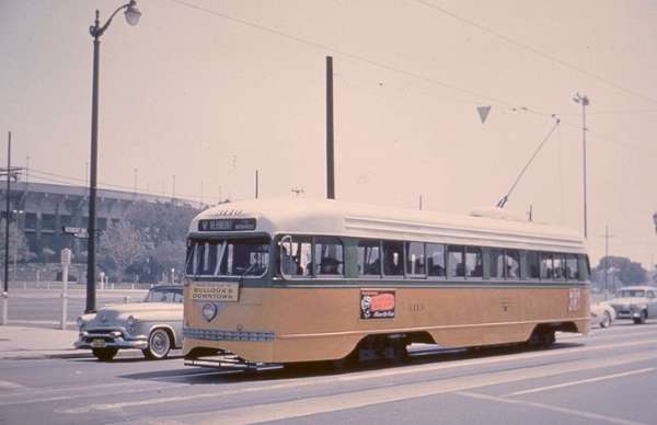 usr_m_laxhist_3110_39thvermontnb_khjt_353.jpg