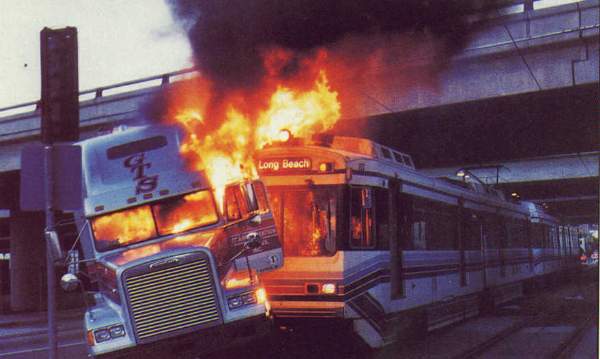 usr_m_laxmod_aline_1xx_flower+17th-accident_ccars_bl40.jpg