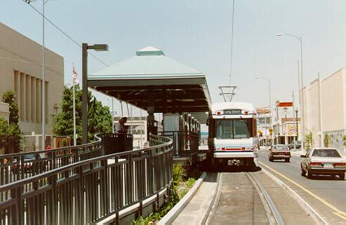 usr_m_laxmod_aline_1xx_grand+ave+station_19900000_bv_bl43.jpg