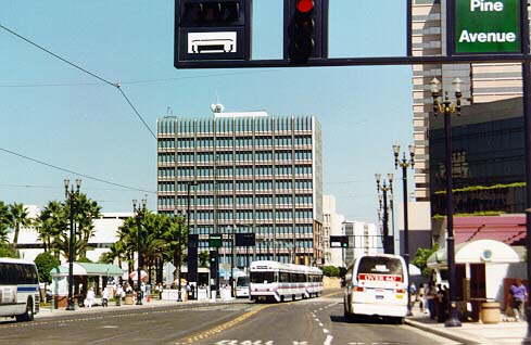 usr_m_laxmod_aline_1xx_longbeach-first+pine_19900900_bv_bl30.jpg