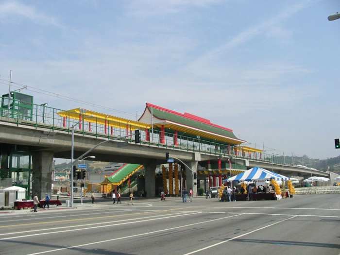 usr_m_laxmod_eline_misc_chinatown+station_20030517_shosk_gd02.jpg