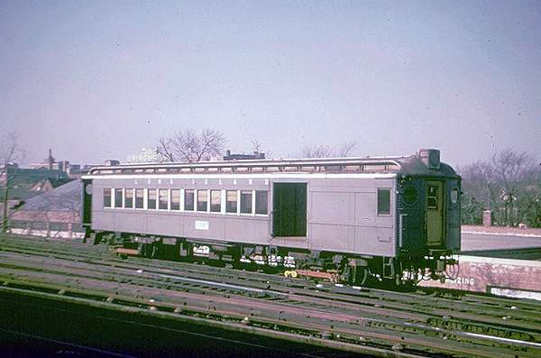 usr_m_lirr_2ndgen_1397_jamaica_1950s_jt_049.jpg