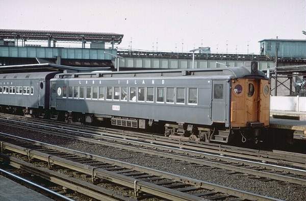 usr_m_lirr_2ndgen_4166_woodside_196704_jt_020.jpg