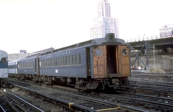 usr_m_lirr_2ndgen_4176_vanderbiltyard_19701101_jt_021.jpg