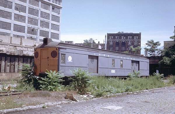 usr_m_lirr_2ndgen_4215_vanderbiltyard_19720806_jt_090.jpg