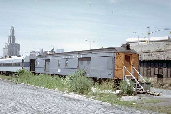 usr_m_lirr_2ndgen_4215_vanderbiltyard_19720806_jt_091.jpg