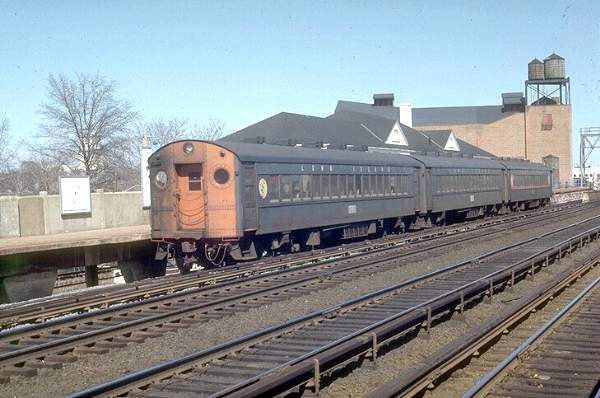 usr_m_lirr_2ndgen_4775_queensvillage_19700405_jt_024.jpg