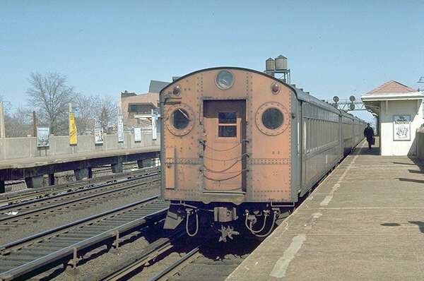 usr_m_lirr_2ndgen_4828_queensvillage_19700405_jt_102.jpg