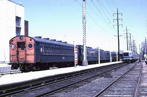 usr_m_lirr_2ndgen_4879_westhempstead_19690420_jt_108.jpg