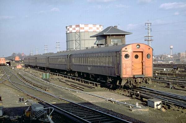 usr_m_lirr_2ndgen_4945_jamaica_196903_jt_028.jpg
