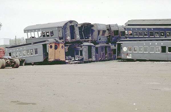 usr_m_lirr_2ndgen_xxx_011_sarnelliyardendoftheline_19690503_jt_160.jpg