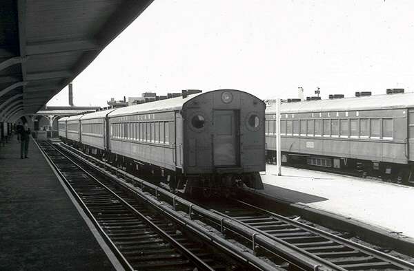 usr_m_lirr_2ndgen_xxx_013_longbeachstation_jt_162.jpg