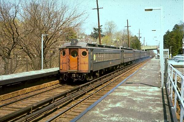 usr_m_lirr_2ndgen_xxx_029_douglaston_jt_006.jpg