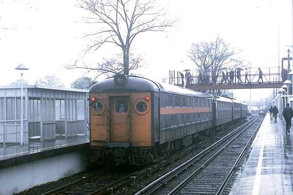 usr_m_lirr_3rdgen_1302_huntington_19710508_jt_039.jpg