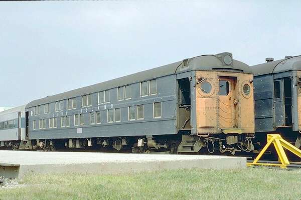 usr_m_lirr_3rdgen_1327_belmontpark_19710904_jt_045.jpg