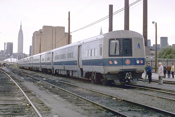 usr_m_lirr_5thgen_4003_longislandcity_19771113_jt_070.jpg