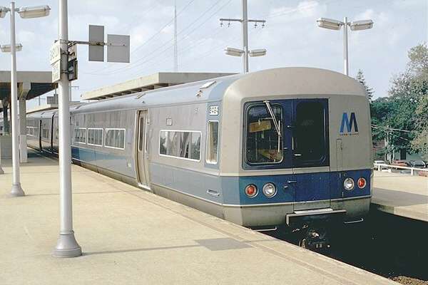 usr_m_lirr_5thgen_9464_babylon_197409_pdjt_138.jpg