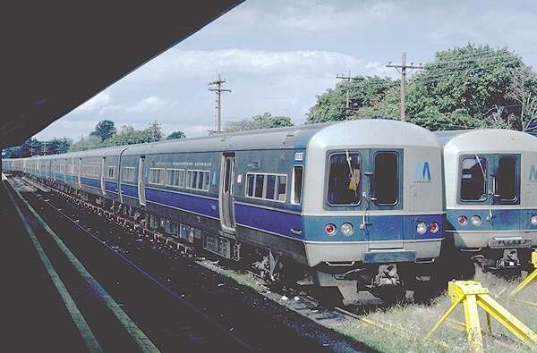 usr_m_lirr_5thgen_9598_hempstead_19810920_jt_142.jpg