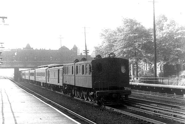 usr_m_lirr_nonpass_xxx_kewgardens_jt_060.jpg