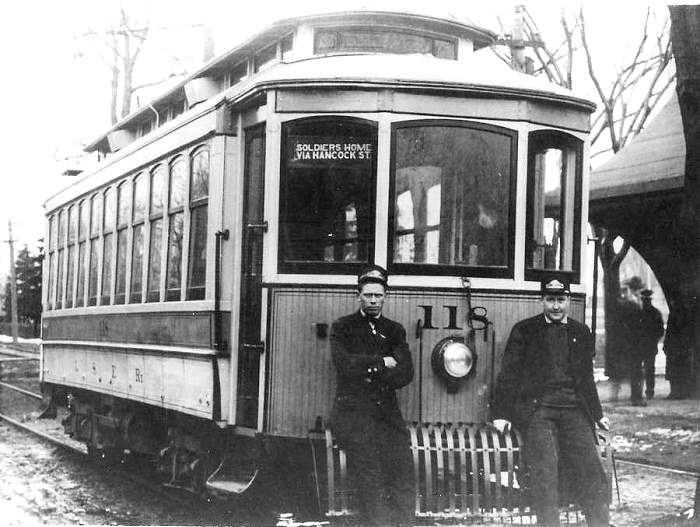usr_m_lkshelec_118_sandusky+solidershome_096_bv.jpg