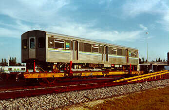 usr_m_mia_mime_108_hialeah+shops_19830000_bv_miam03.jpg