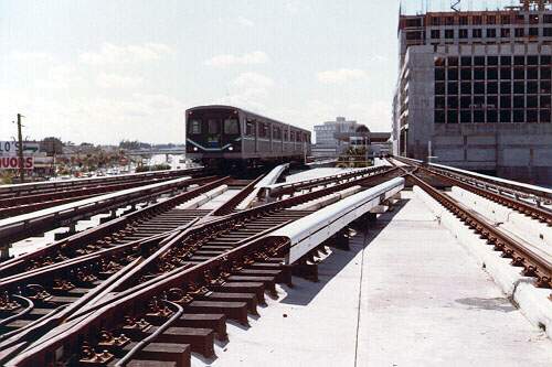 usr_m_mia_mime_xxx_dadeland+south+station_bv_miam11.jpg