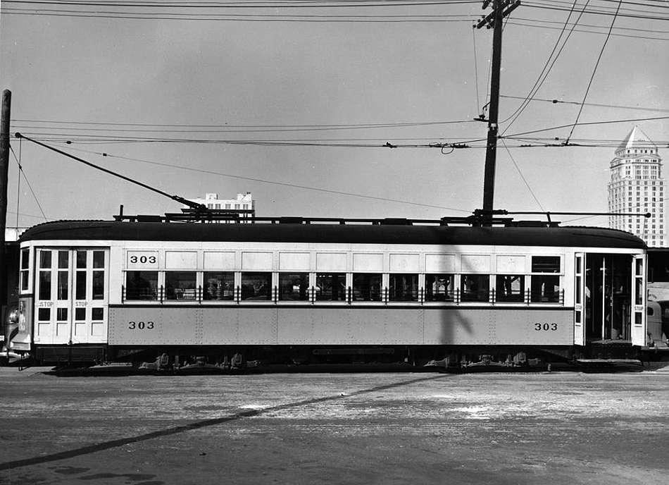 usr_m_mia_stcrcom_303_side+view_bv_bv023.jpg