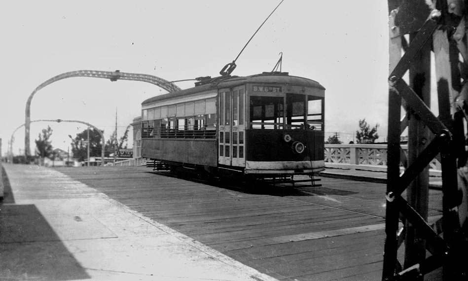 usr_m_mia_stcrcom_xxx_6th+st+bridge_19400000_bv_bv016.jpg