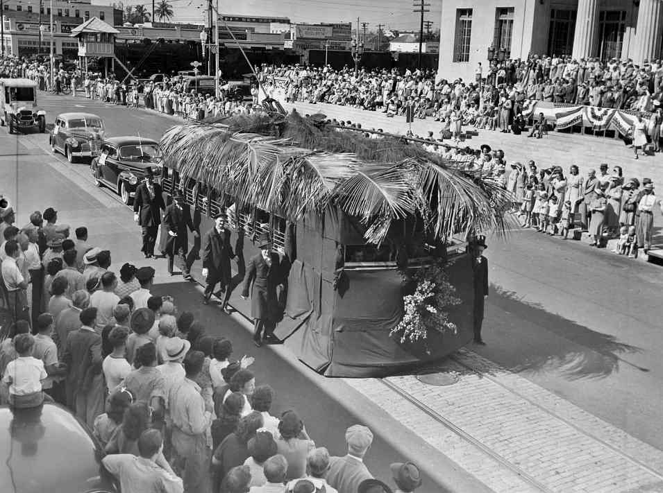 usr_m_mia_stcrcom_xxx_casket_19401114_bv_bv056.jpg