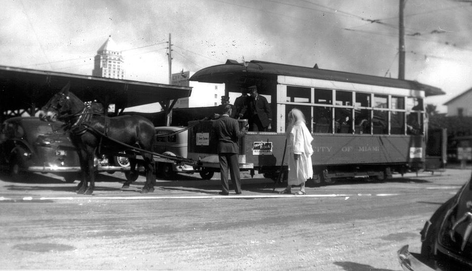 usr_m_mia_stcrcom_xxx_mulecar_19401116_bv_bv057.jpg