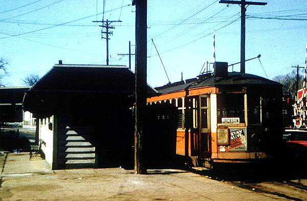 usr_m_mke_8xx_harwoodavewauwatosalayover_kj_mke376.jpg