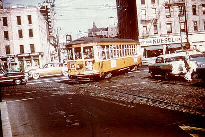 usr_m_mke_8xx_wwellsnwaterrt10_bv_mke088.jpg