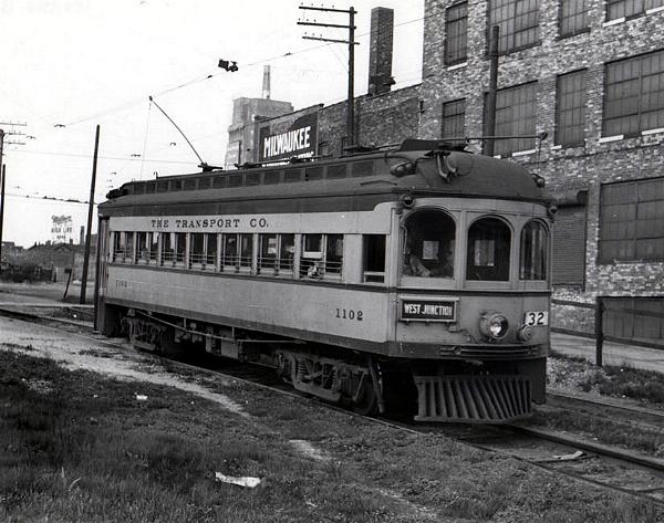 usr_m_mke_mkeint_1102_clybournprwbetw7th8th_kj_mke130.jpg