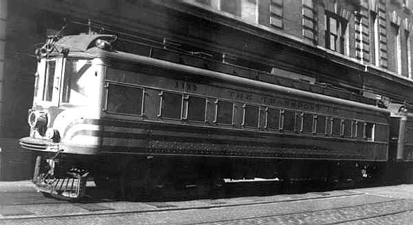 usr_m_mke_mkeint_1111_storagetrackbehindterminal_194606_kj_tmerl24.jpg
